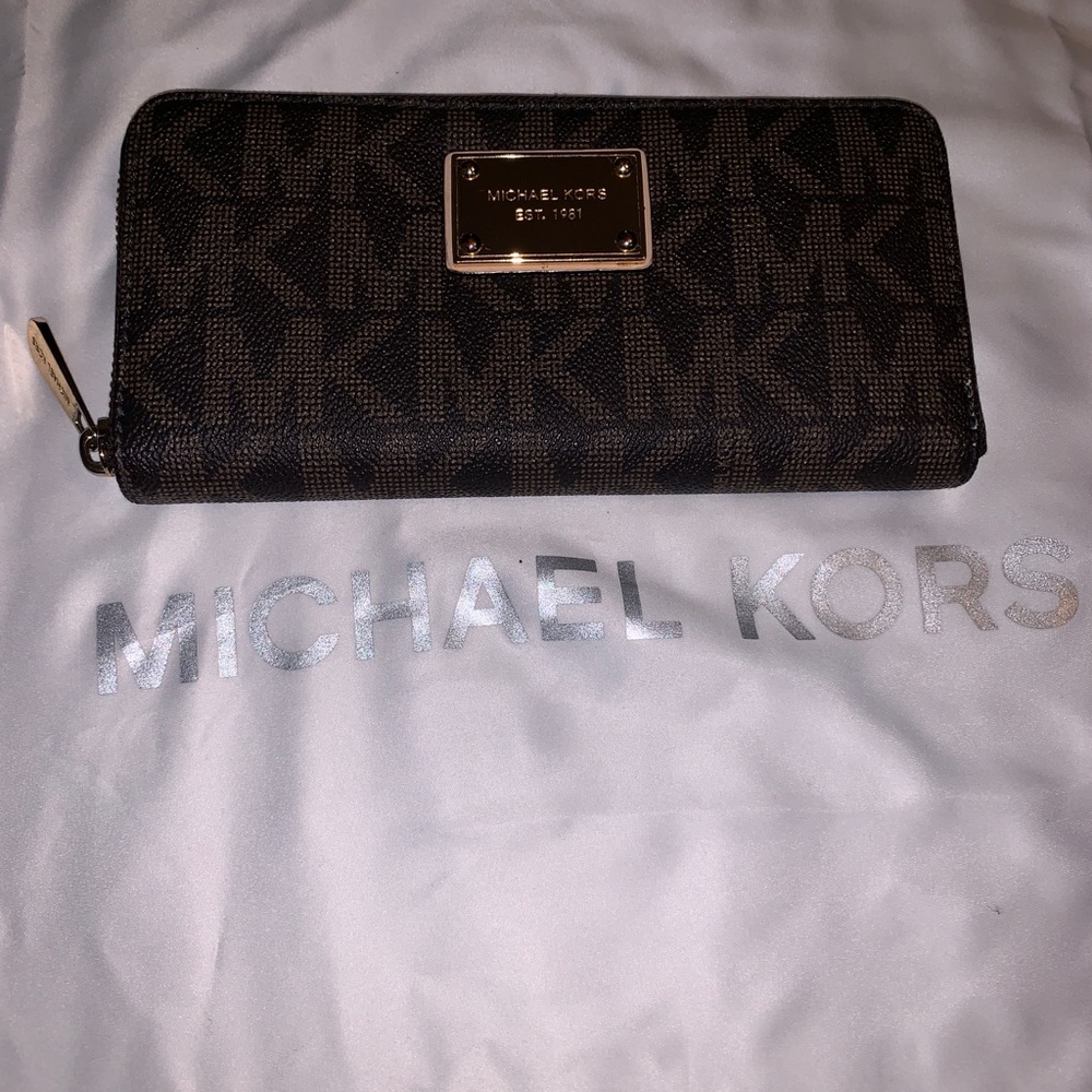 Michael Kors wallet Authentic